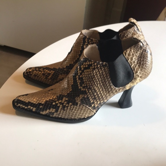 F By Fortuna Valentino Python Boots - Picture 4 of 8